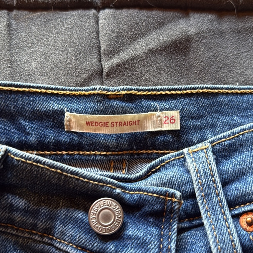 Levi’s - Picture 4 of 4